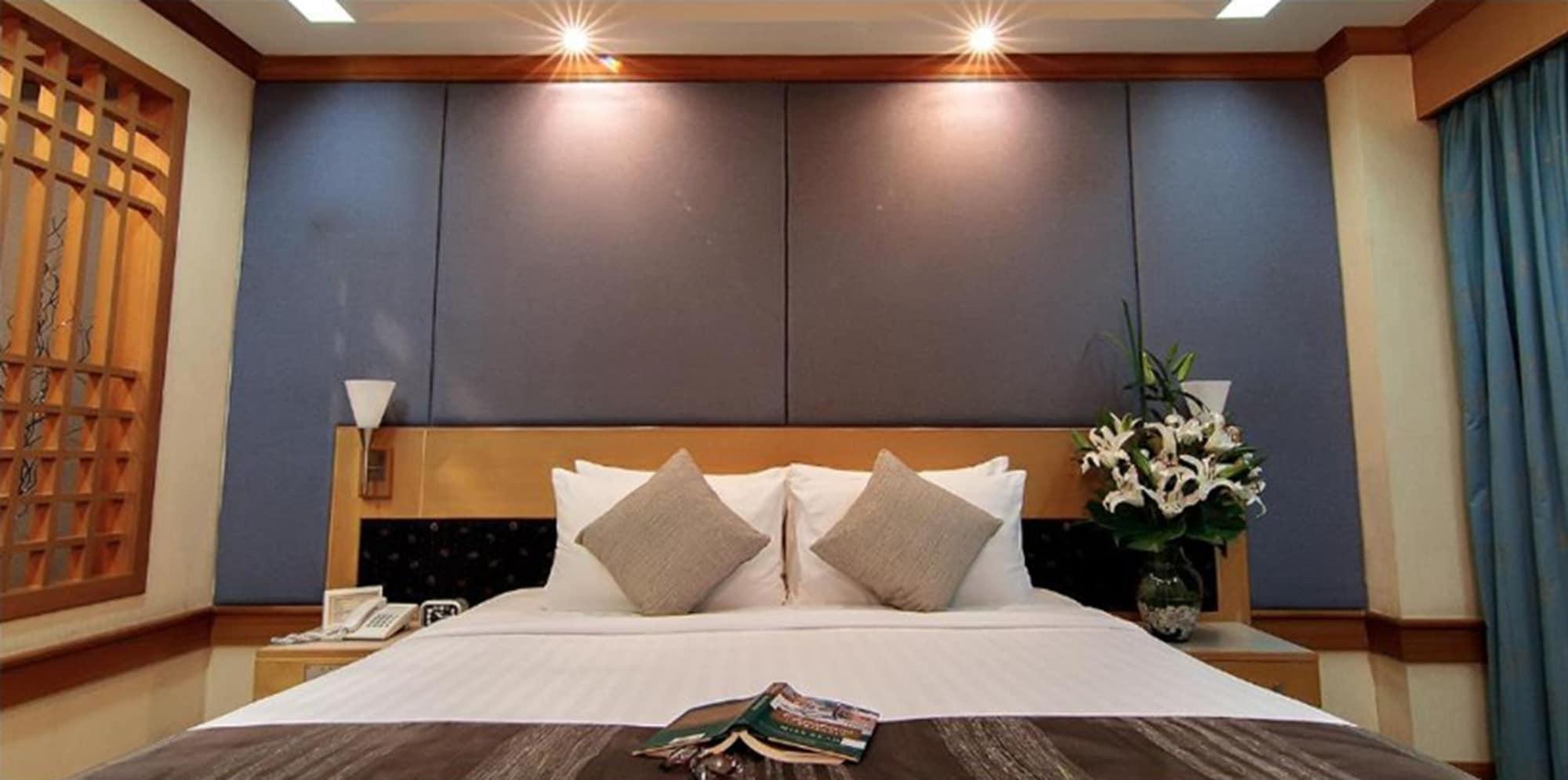 Bossotel Bangkok Esterno foto