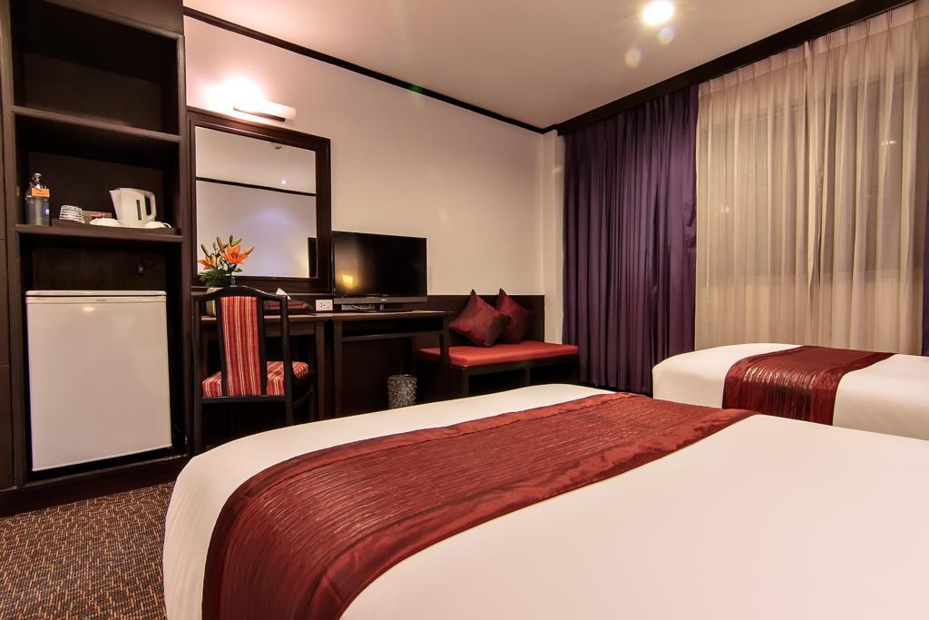 Bossotel Bangkok Esterno foto