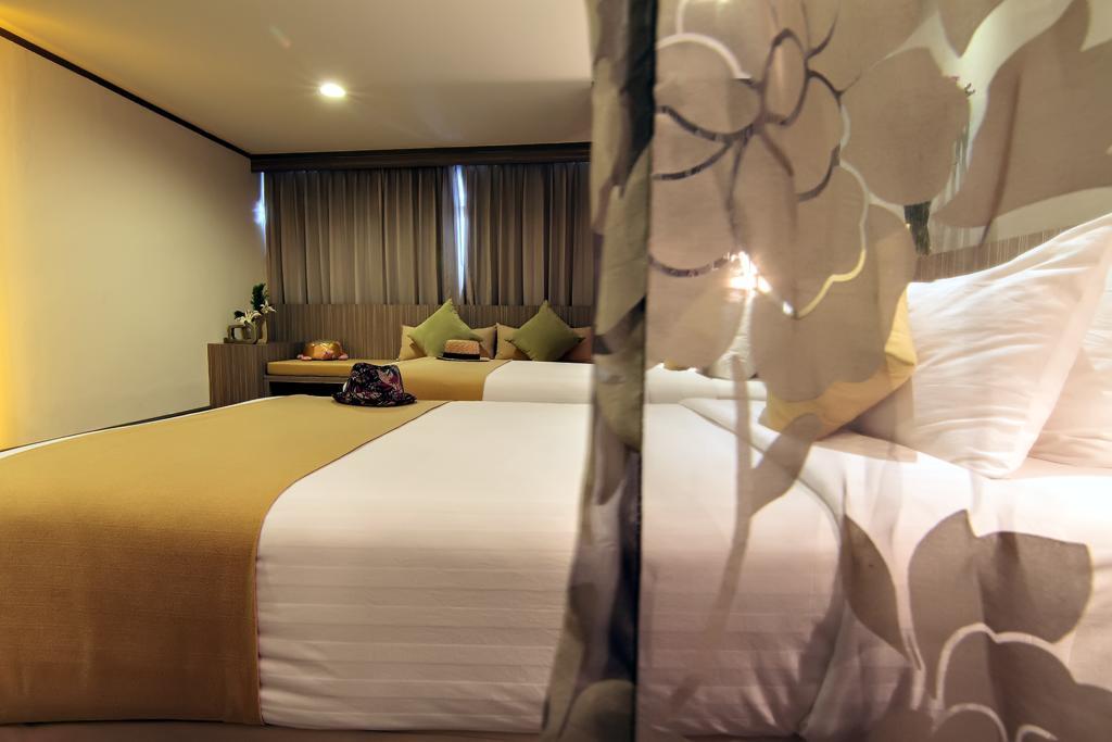 Bossotel Bangkok Esterno foto