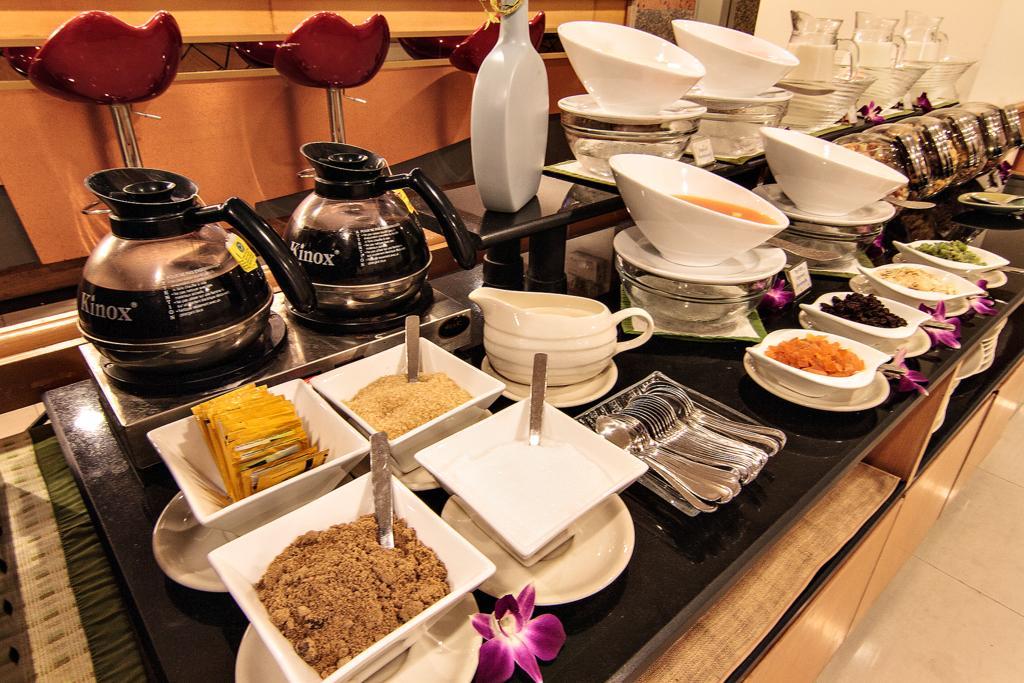 Bossotel Bangkok Esterno foto