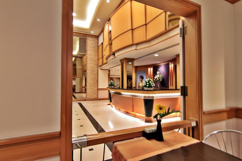 Bossotel Bangkok Esterno foto