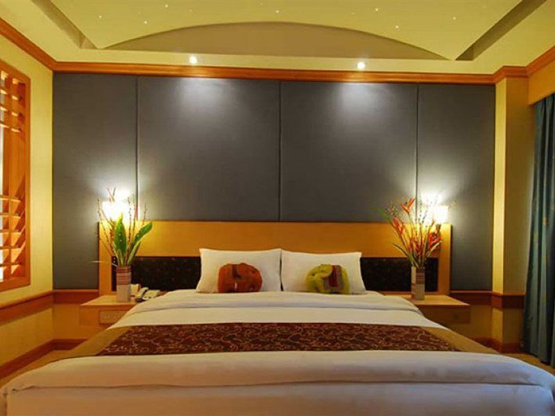 Bossotel Bangkok Esterno foto