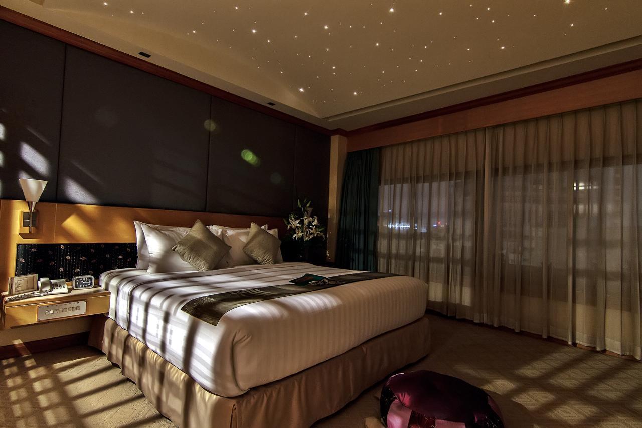 Bossotel Bangkok Esterno foto