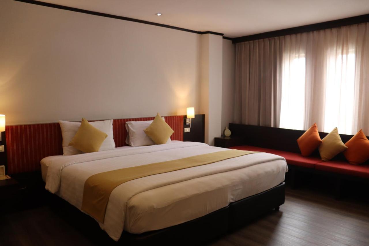 Bossotel Bangkok Esterno foto