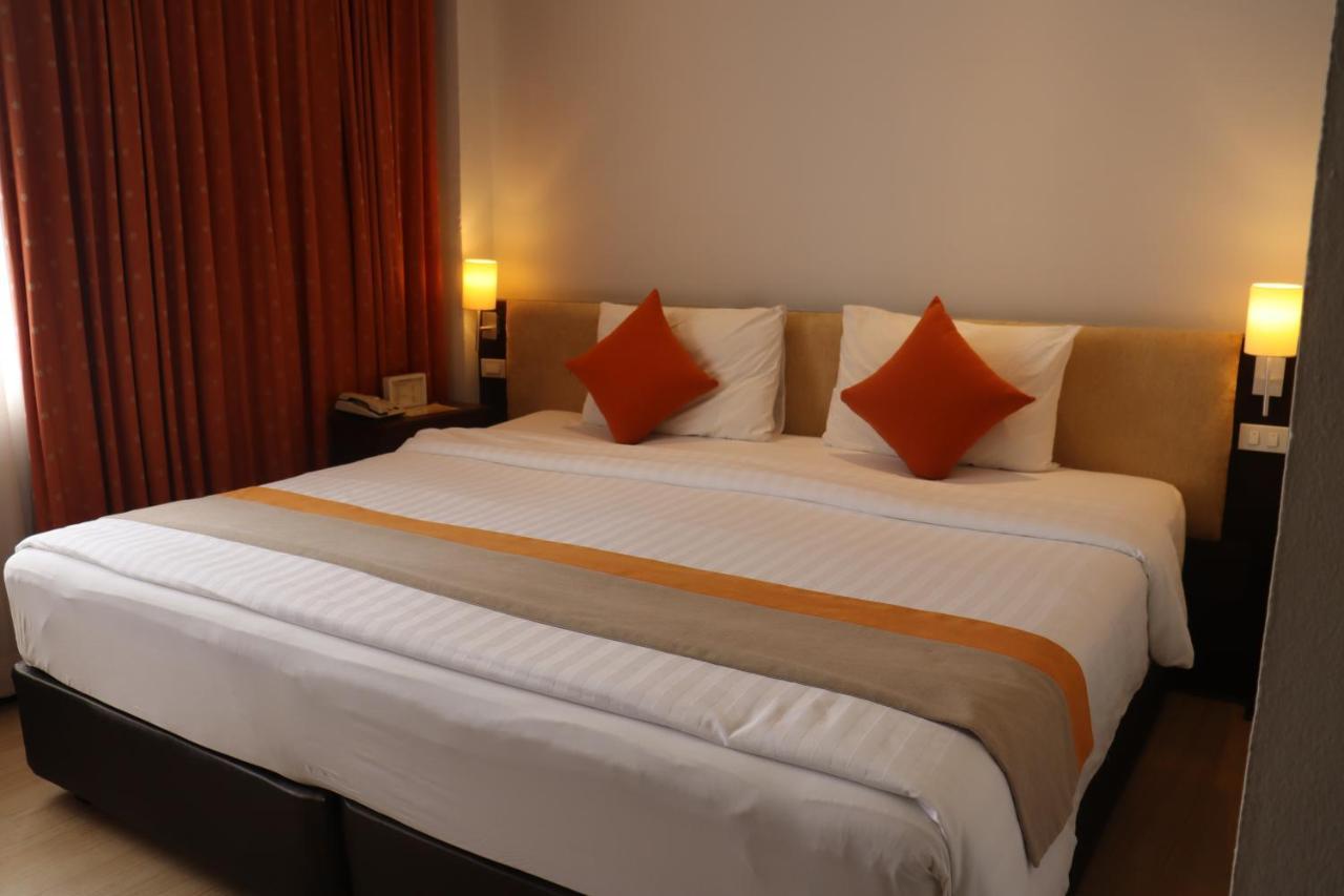 Bossotel Bangkok Esterno foto